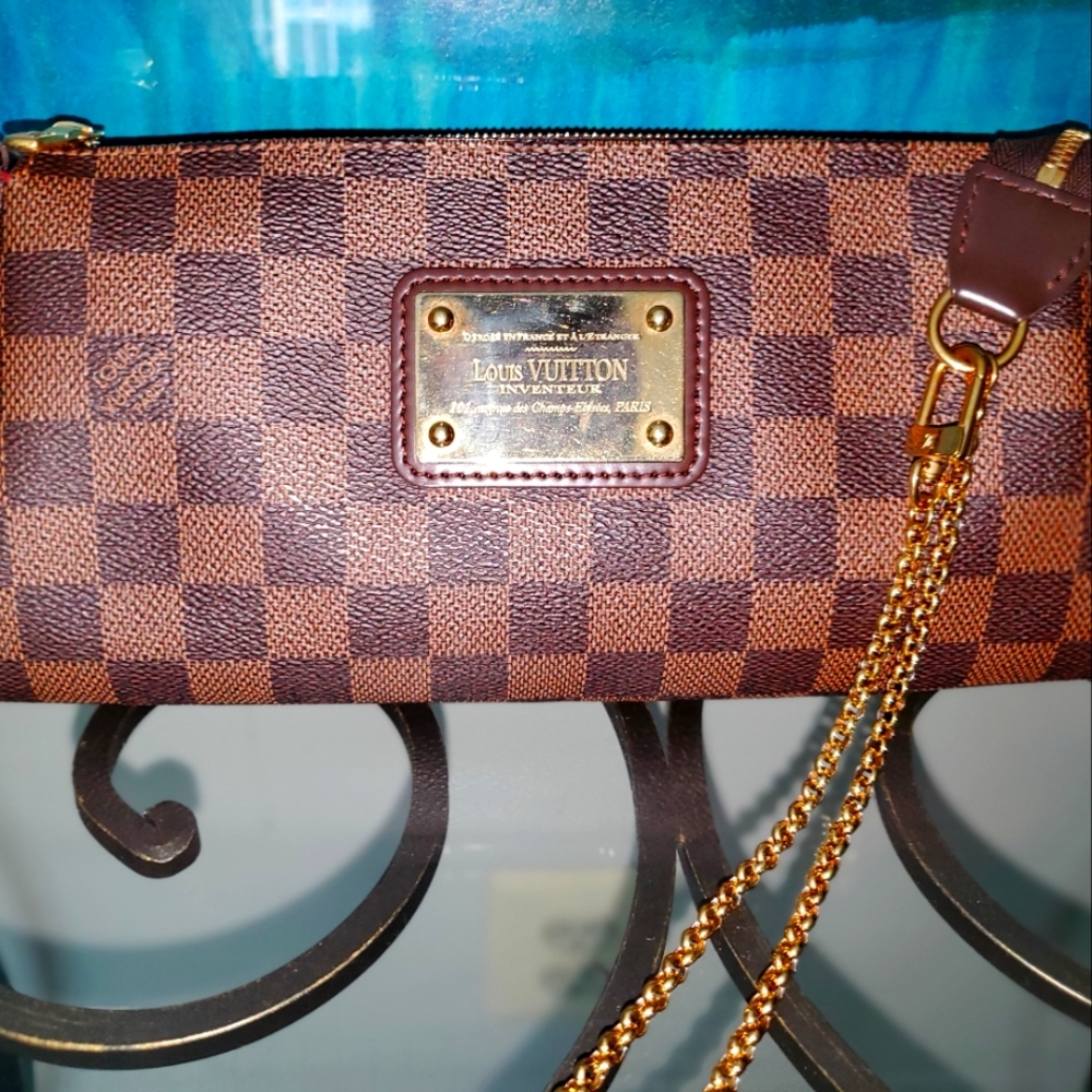 100 % Authentic Louis Vuitton